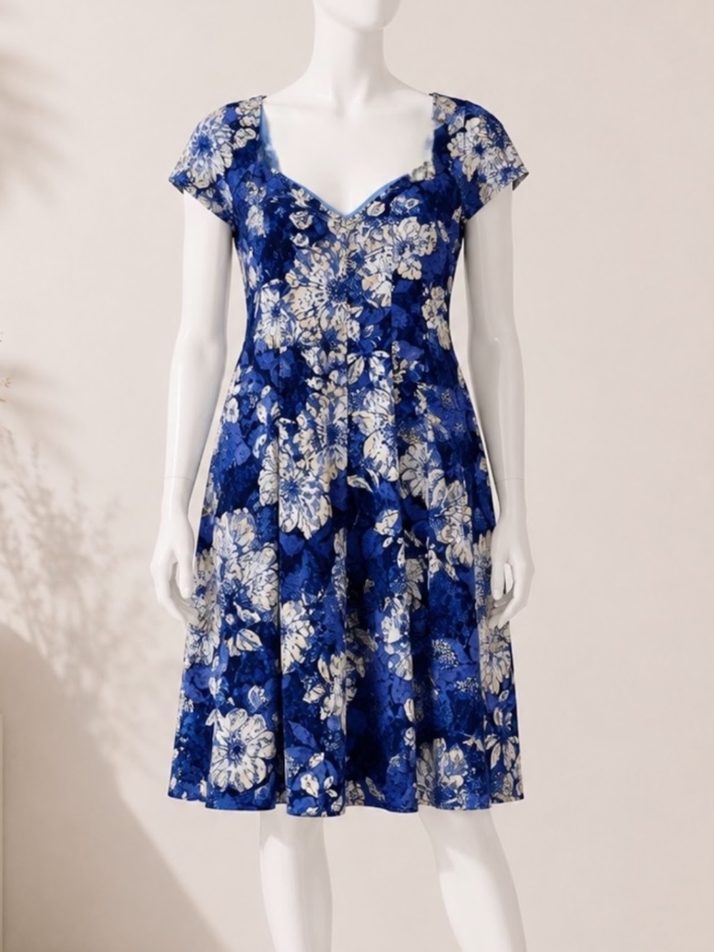 SLNY Womens Blue Floral Lace Smocked Flutter Sleeve Dress Size 10  NWT